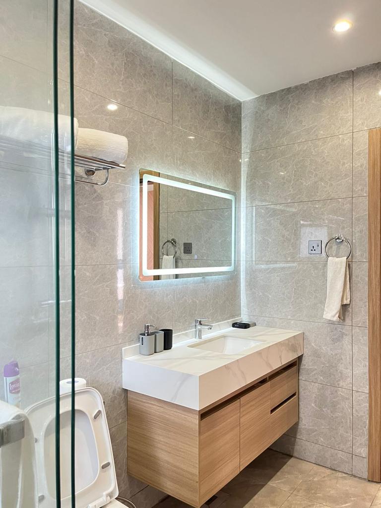 Leoz Suites Fully furnished 13