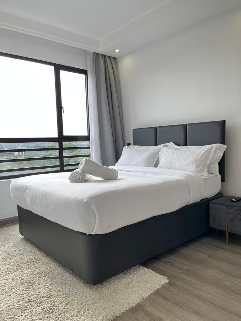 Leoz Suites Fully furnished 15