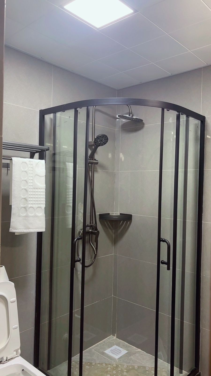 Leoz Suites Fully furnished 2bedroom 16