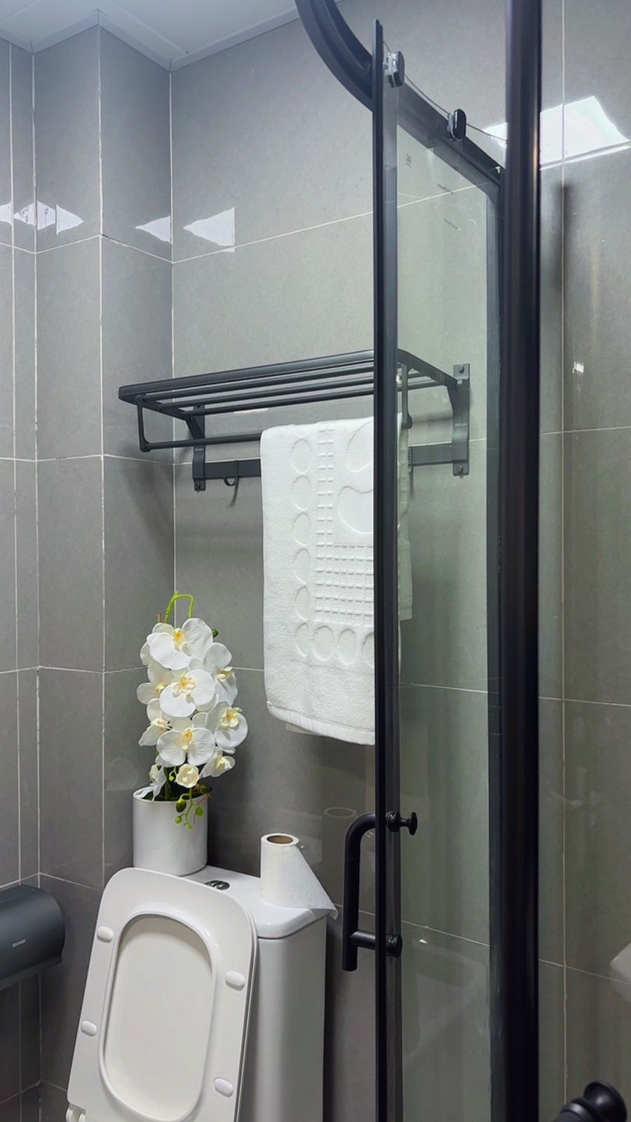 Leoz Suites Fully furnished 2bedroom 20