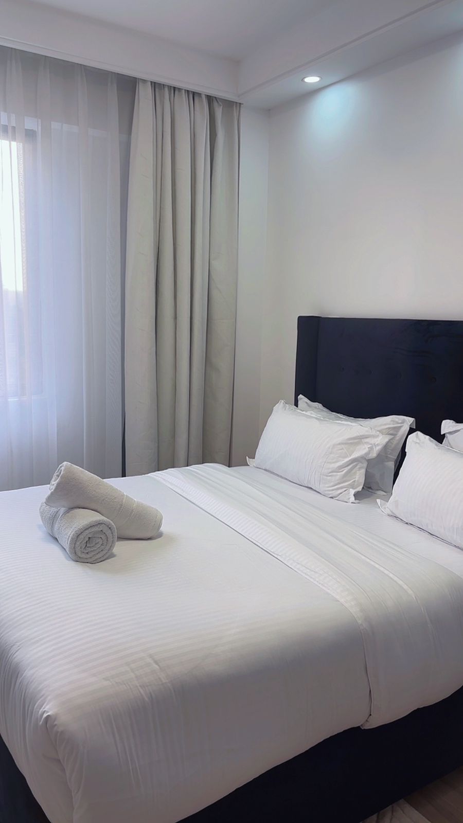 Leoz Suites Fully furnished 2bedroom 5