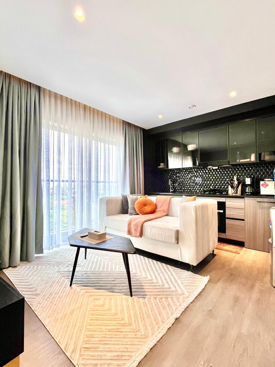 Leoz suites studio unit 13