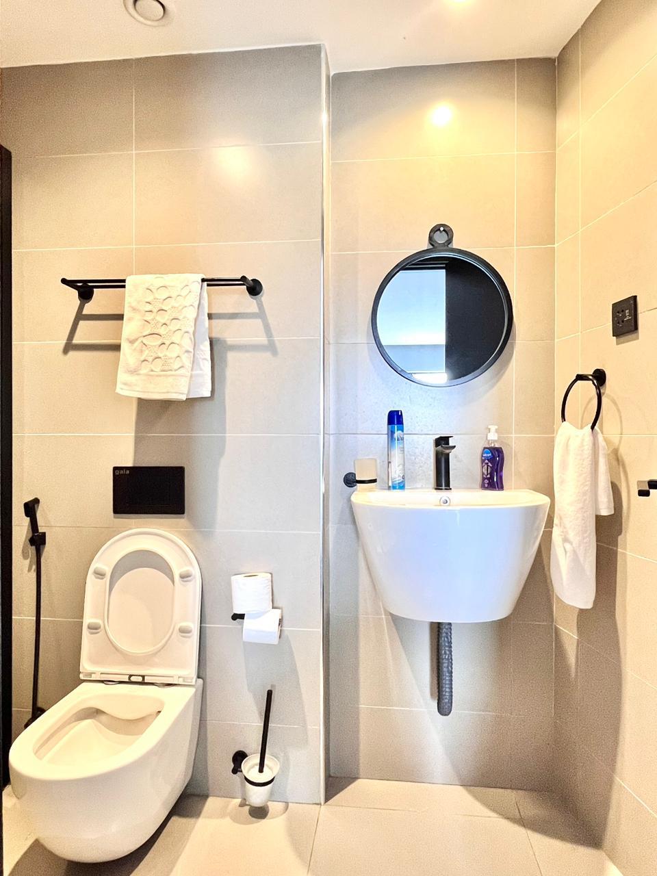 Leoz suites studio unit 6